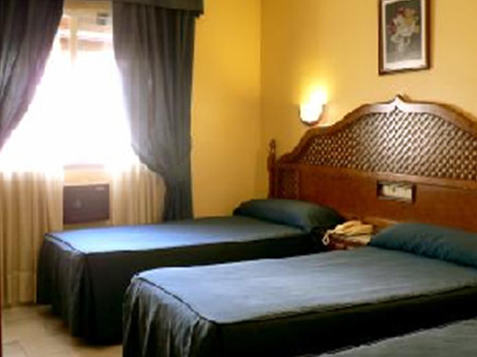 Hostal El Triunfo Cordoba Exterior photo
